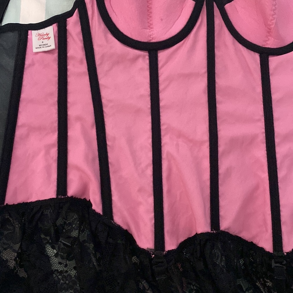 Hanky Panky - Pink with Black lace Corset - Size 8 - Picture 7 of 8
